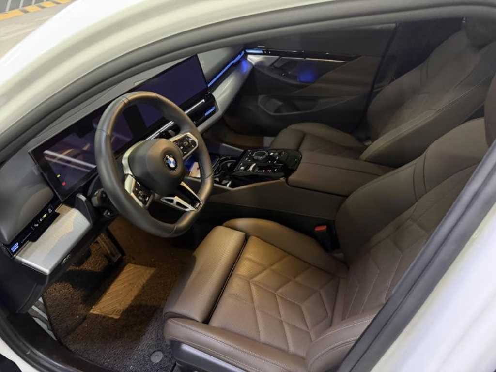 BMW 5시리즈 5시리즈 (G60) 520i M 스포츠 이미지 7