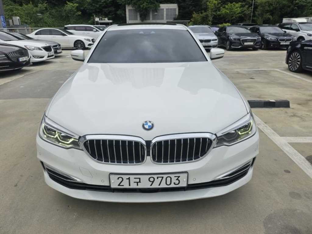 BMW 5시리즈 5시리즈 (G30) 520d 럭셔리 스페셜 에디션 이미지 1