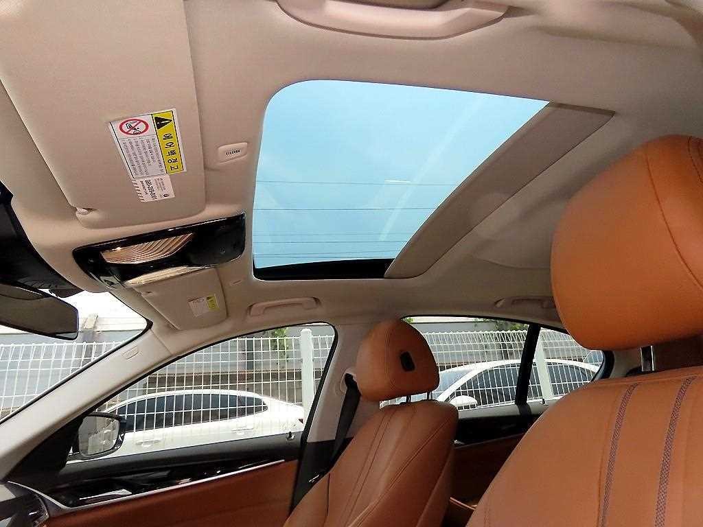 BMW 5시리즈 5시리즈 (G30) 520d 럭셔리 스페셜 에디션 이미지 16