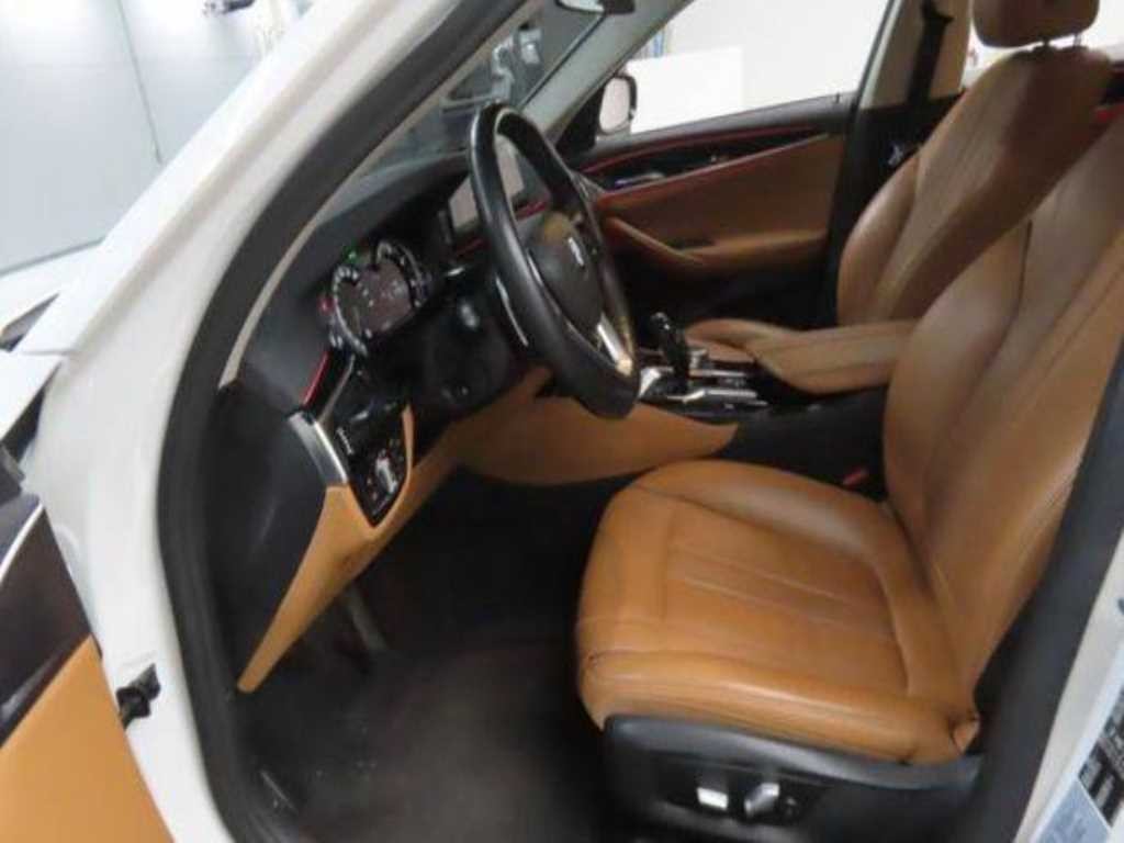 BMW 5시리즈 5시리즈 (G30) 520d 럭셔리 스페셜 에디션 이미지 6