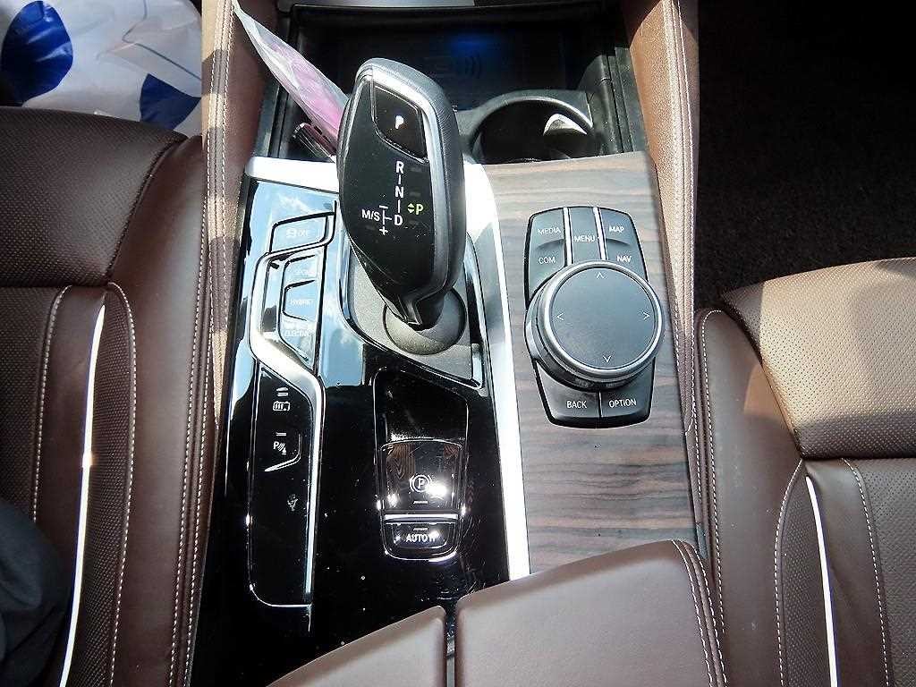 BMW 5시리즈 5시리즈 (G30) 530e M 스포츠 이미지 11