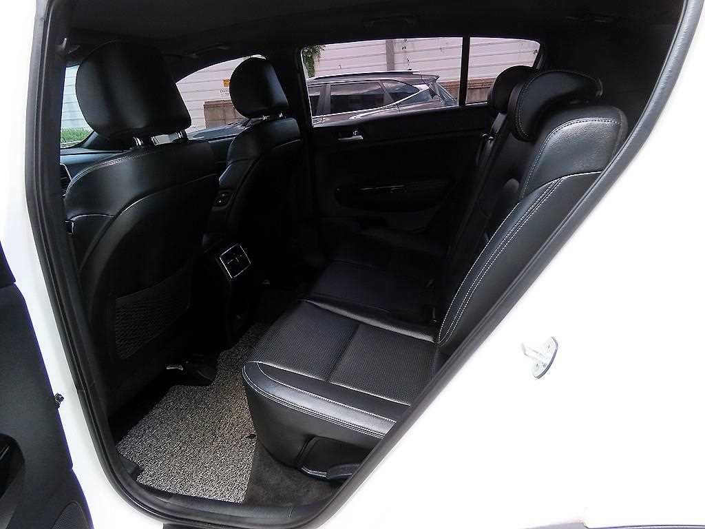 기아 스포티지 스포티지 더 볼드 2.0 가솔린 2WD 인텔리전트 이미지 6