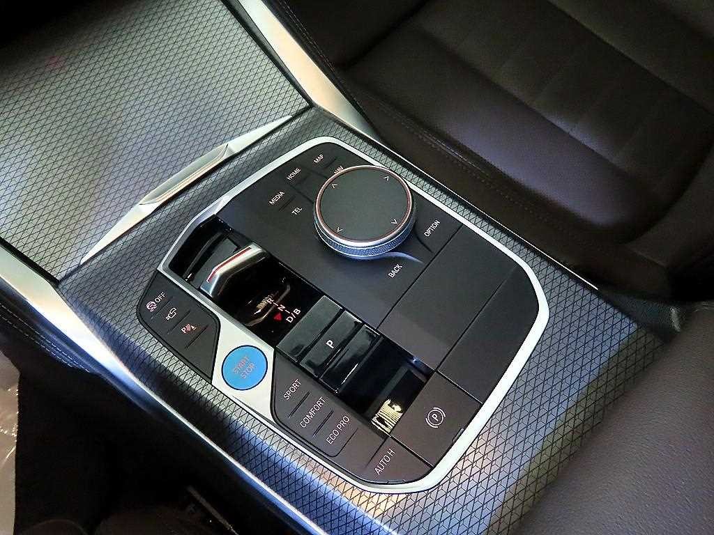 BMW i4 M50 프로 이미지 12