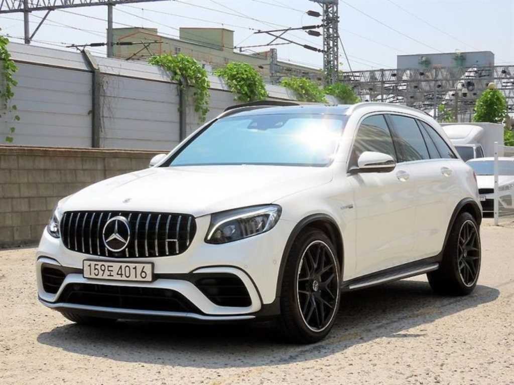 벤츠 GLC 클래스 GLC클래스 X253 AMG GLC 63 4MATIC+ 이미지 2
