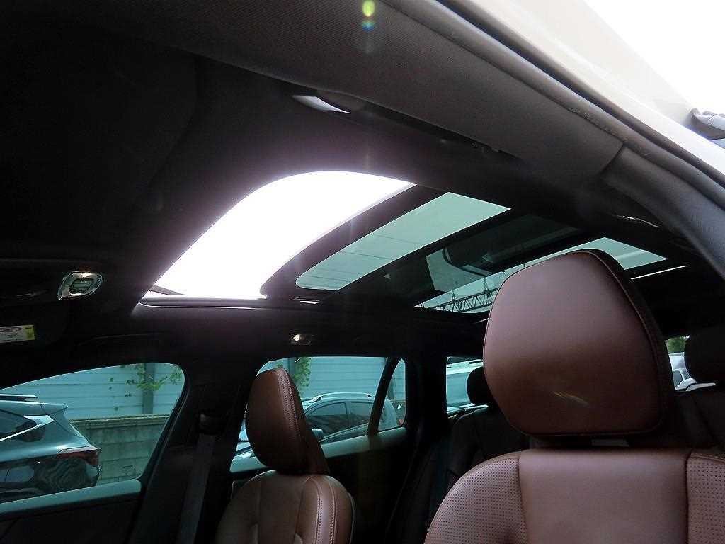 볼보 V60 V60 크로스 컨트리 2세대 2.0 B5 프로 AWD 이미지 18