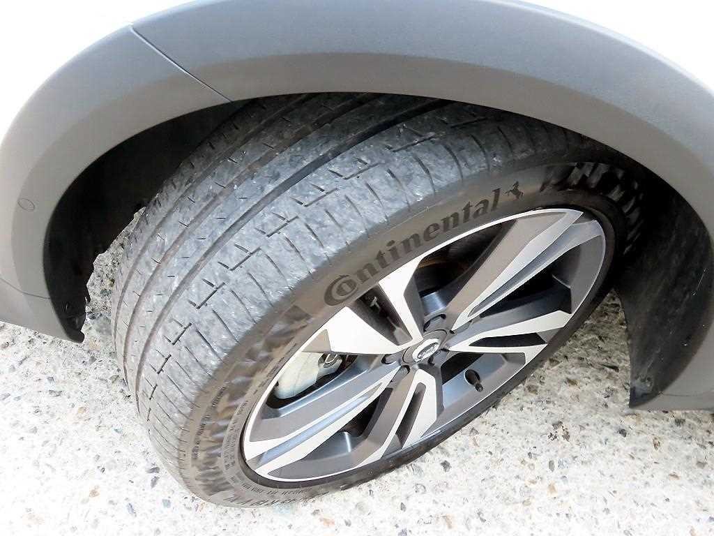 볼보 V60 V60 크로스 컨트리 2세대 2.0 B5 프로 AWD 이미지 20