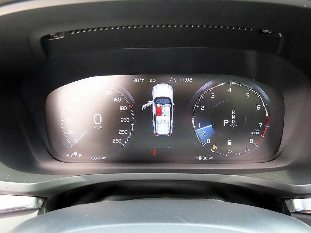 볼보 V60 V60 크로스 컨트리 2세대 2.0 B5 프로 AWD 이미지 9