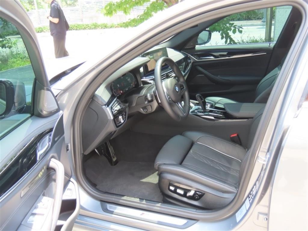 BMW 5시리즈 5시리즈 (G30) 530i xDrive M 스포츠 이미지 13
