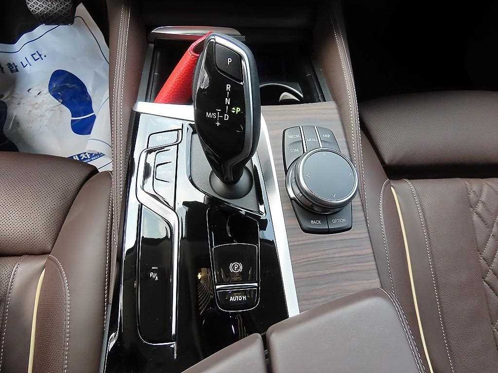 BMW 5시리즈 5시리즈 (G30) 530i 럭셔리 이미지 10