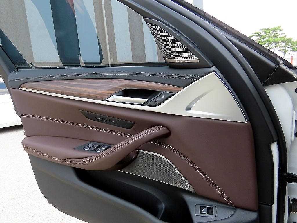 BMW 5시리즈 5시리즈 (G30) 530i 럭셔리 이미지 11