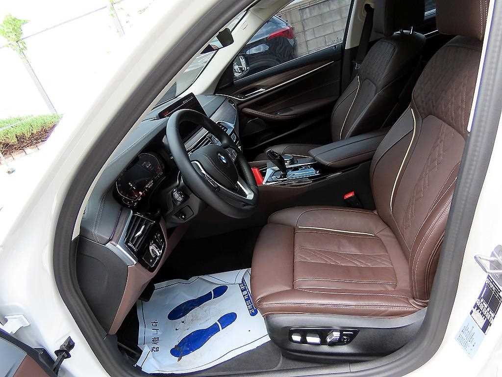 BMW 5시리즈 5시리즈 (G30) 530i 럭셔리 이미지 5