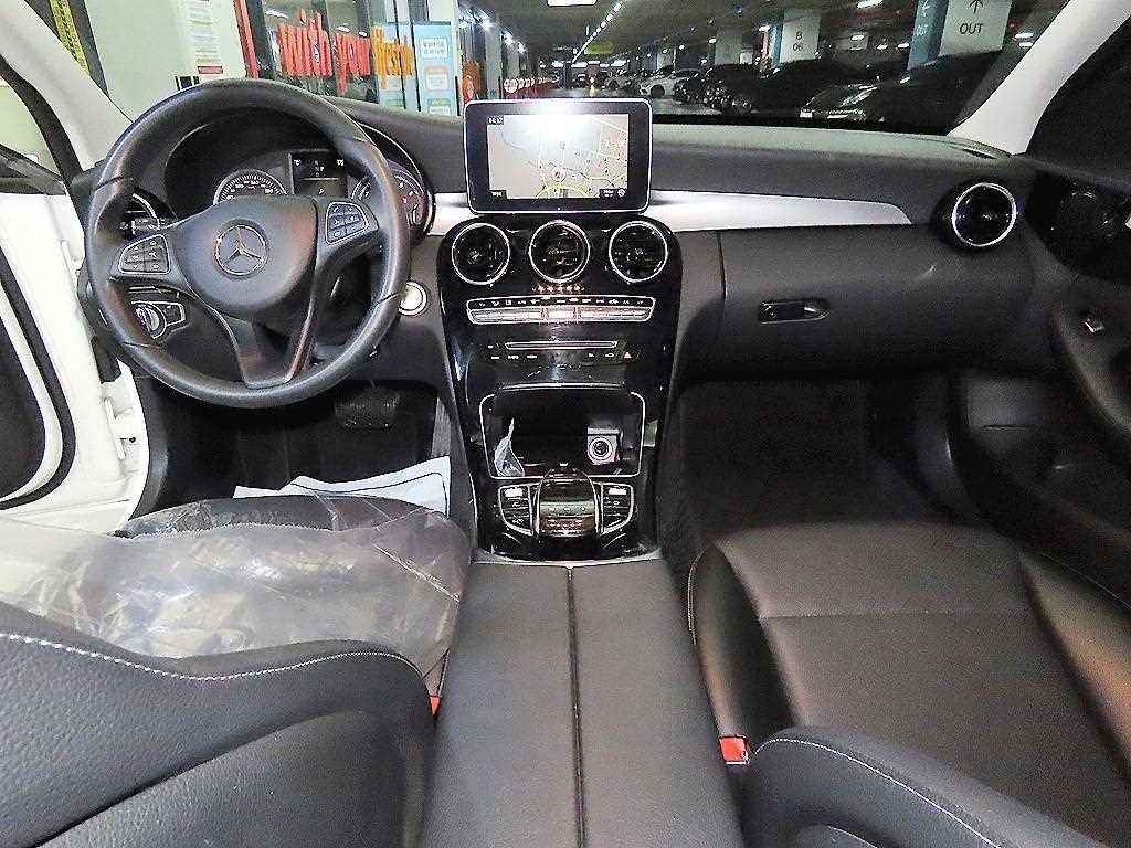 벤츠 C 클래스 C클래스 W205 C200 이미지 10