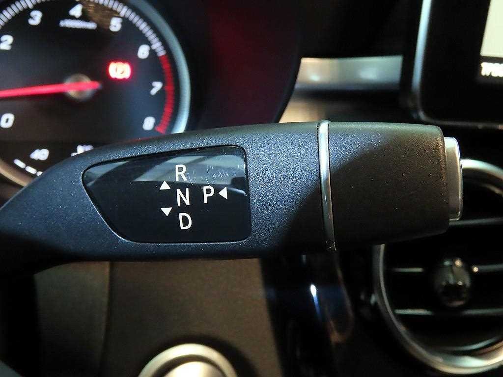 벤츠 C 클래스 C클래스 W205 C200 이미지 12