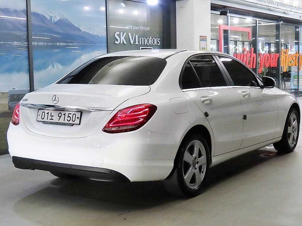 벤츠 C 클래스 C클래스 W205 C200 이미지 5