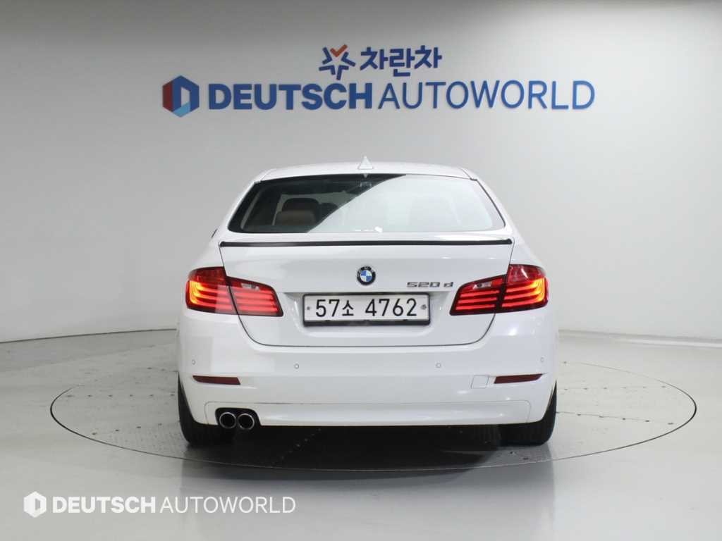 BMW 5시리즈 5시리즈 (F10) 520d 이미지 3