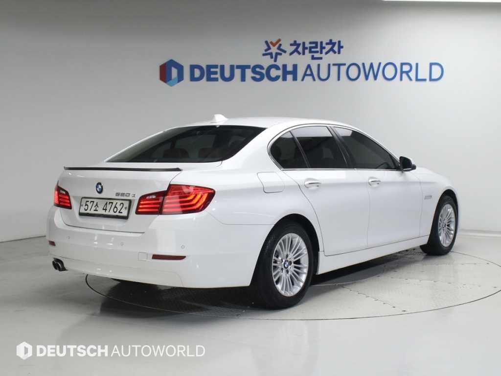 BMW 5시리즈 5시리즈 (F10) 520d 이미지 4