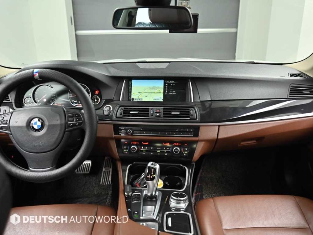 BMW 5시리즈 5시리즈 (F10) 520d 이미지 8