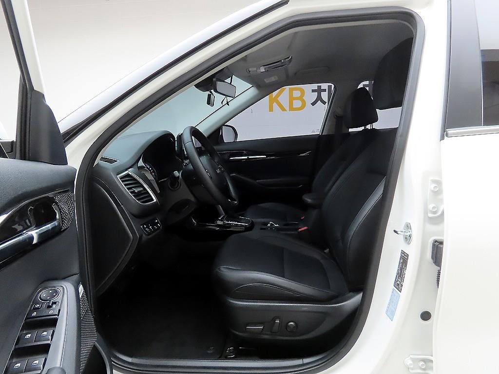 기아 셀토스 가솔린 1.6 터보 4WD 시그니처 이미지 12