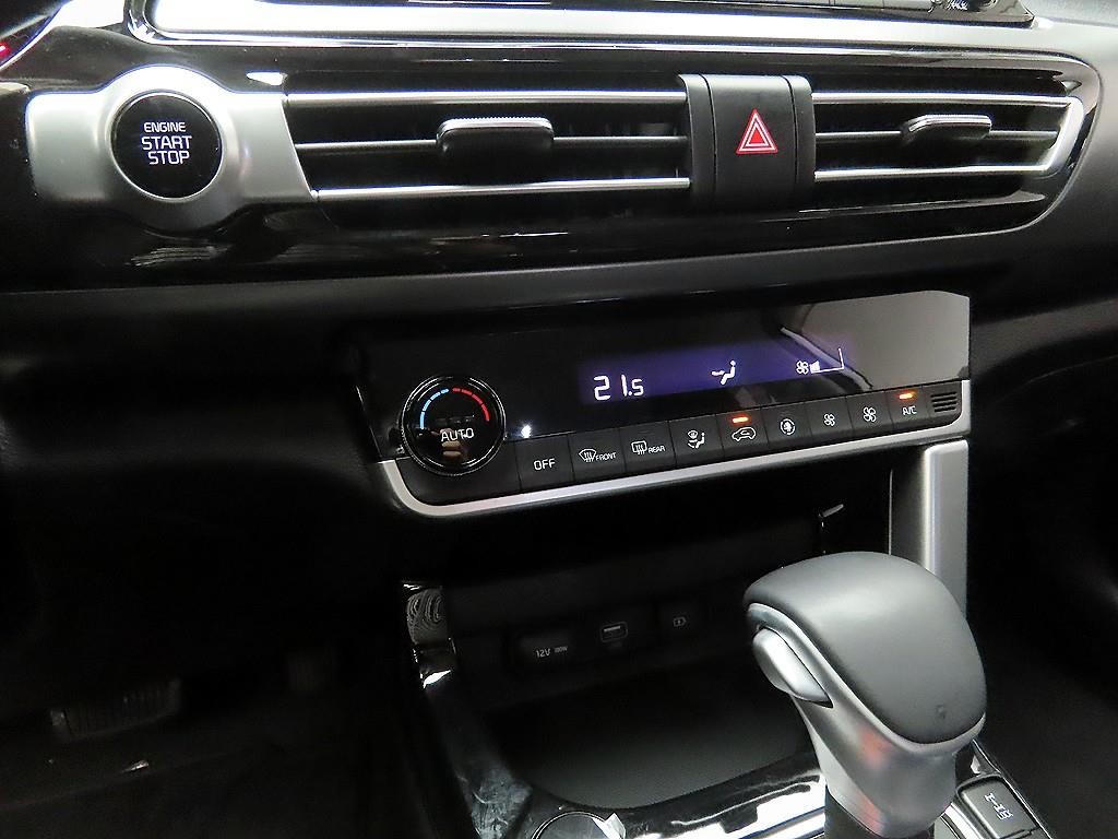 기아 셀토스 가솔린 1.6 터보 4WD 시그니처 이미지 15