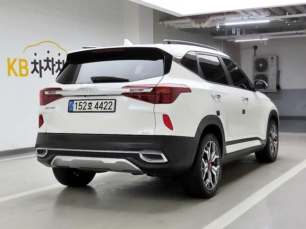 기아 셀토스 가솔린 1.6 터보 4WD 시그니처 이미지 4