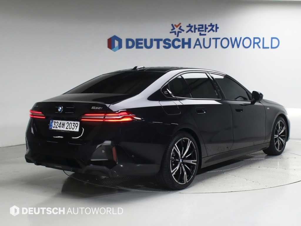 BMW 5시리즈 5시리즈 (G60) 530i xDrive M 스포츠 이미지 2