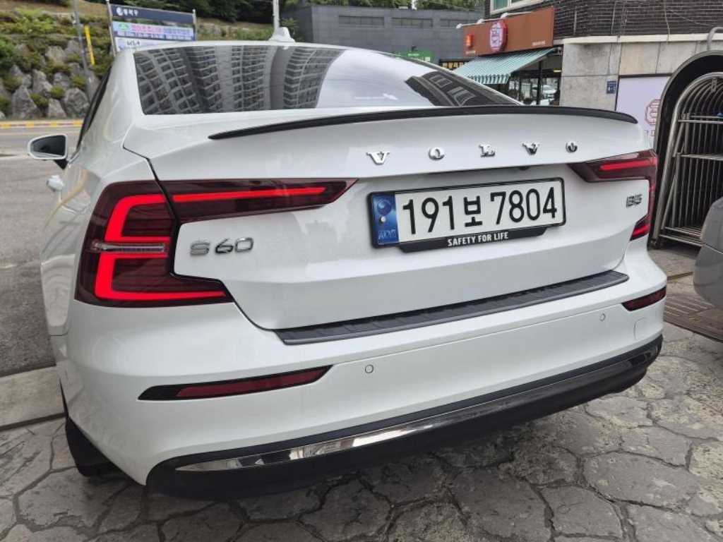 볼보 S60 S60(3세대) B5 얼티메이트 브라이트 이미지 4