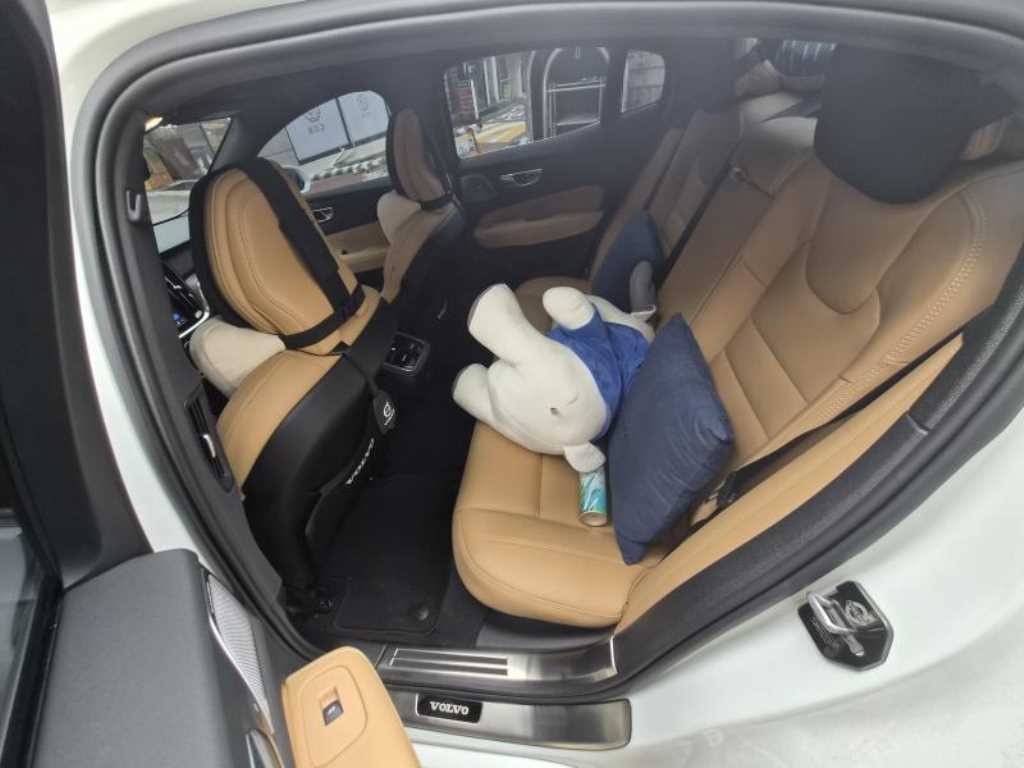 볼보 S60 S60(3세대) B5 얼티메이트 브라이트 이미지 8