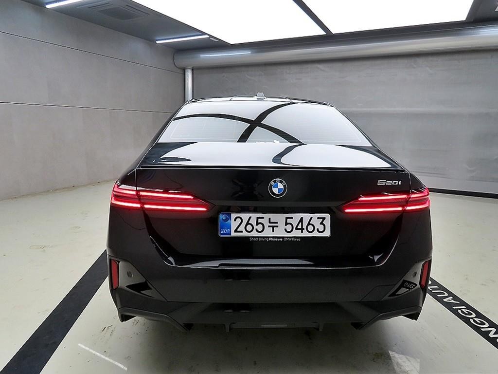 BMW 5시리즈 5시리즈 (G60) 520i 스페셜 에디션 이미지 3