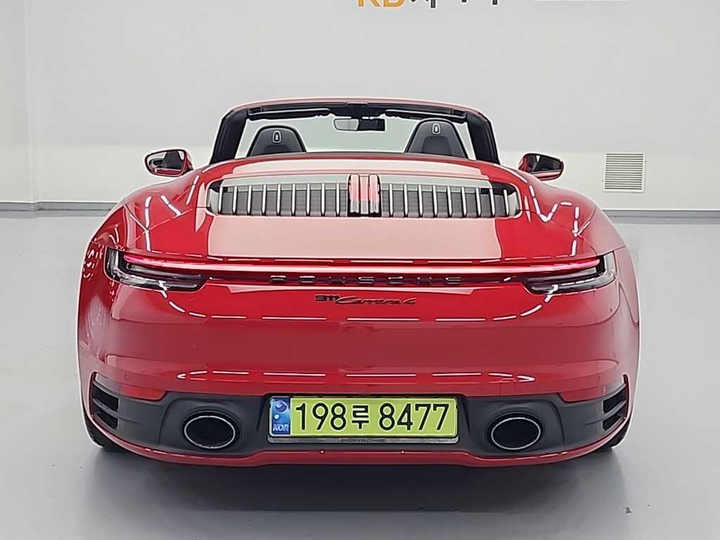 포르쉐 911 911(992) 카레라 4 카브리올레 이미지 3