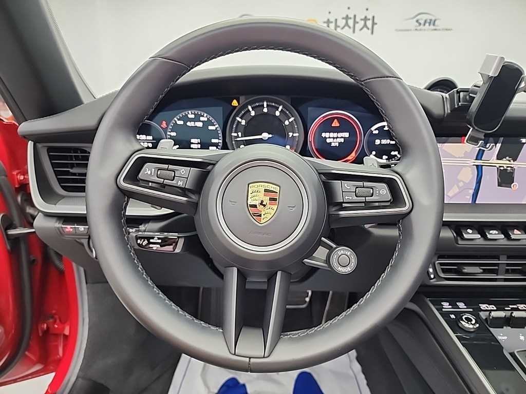 포르쉐 911 911(992) 카레라 4 카브리올레 이미지 9