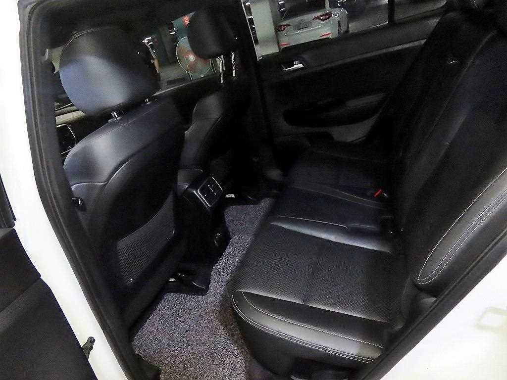 기아 스포티지 스포티지 더 볼드 2.0 디젤 2WD 노블레스 이미지 7