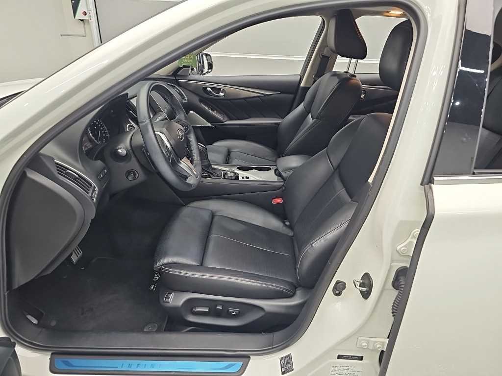 인피니티 Q Q50 3.5 하이브리드 블루 스포츠 센서리 이미지 11