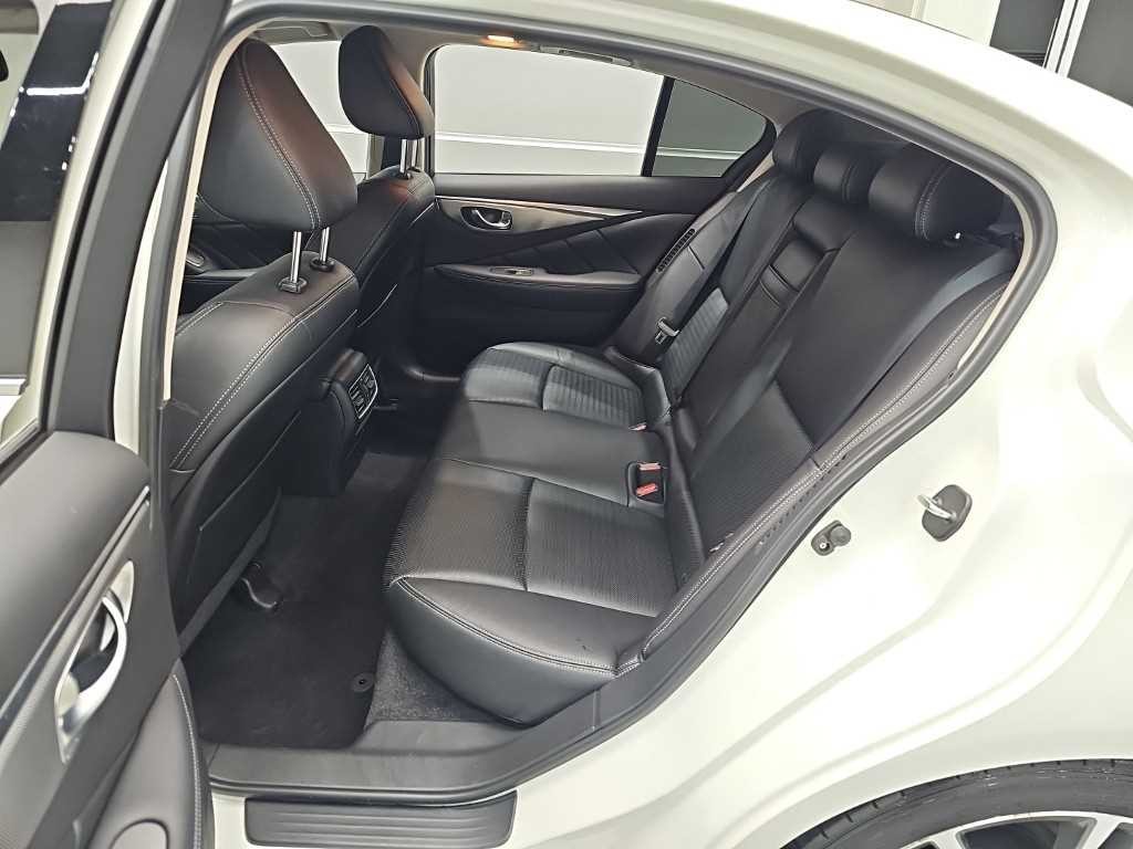 인피니티 Q Q50 3.5 하이브리드 블루 스포츠 센서리 이미지 12