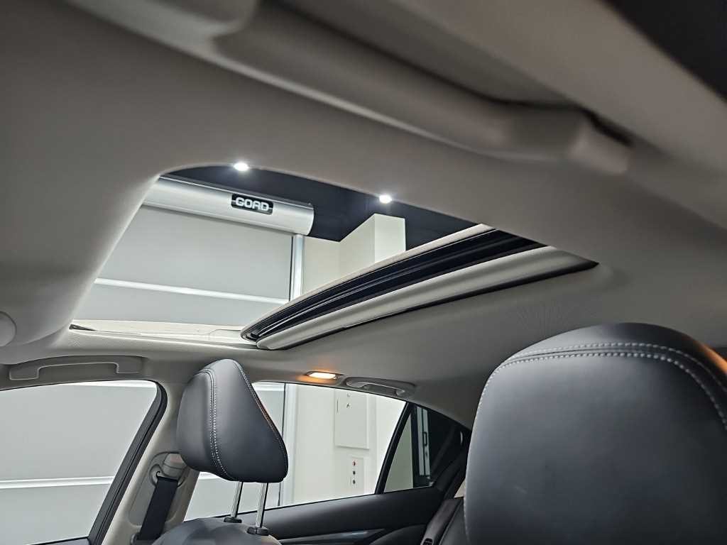 인피니티 Q Q50 3.5 하이브리드 블루 스포츠 센서리 이미지 13