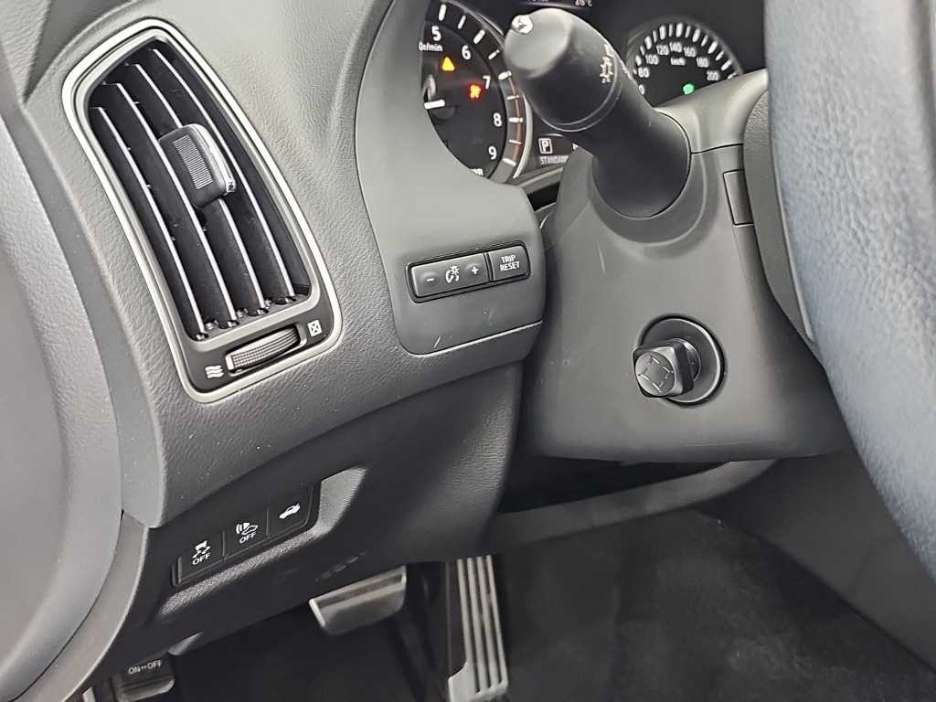 인피니티 Q Q50 3.5 하이브리드 블루 스포츠 센서리 이미지 17