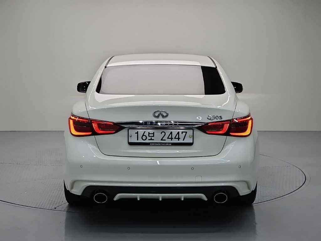 인피니티 Q Q50 3.5 하이브리드 블루 스포츠 센서리 이미지 3