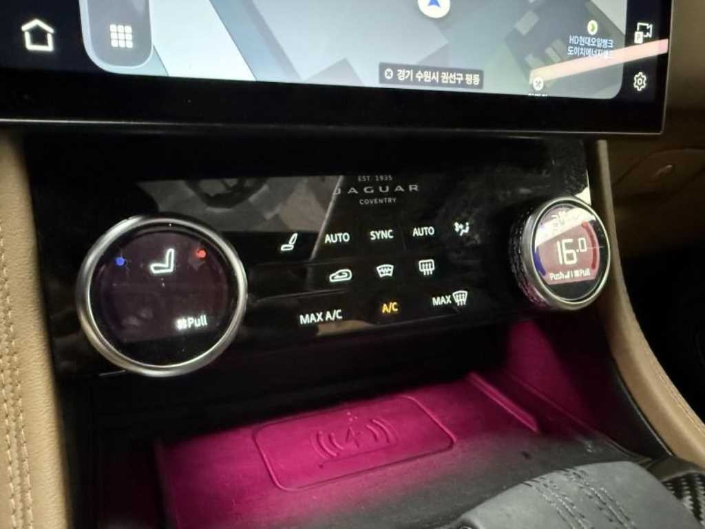 재규어 F-PACE D200 SE 이미지 15