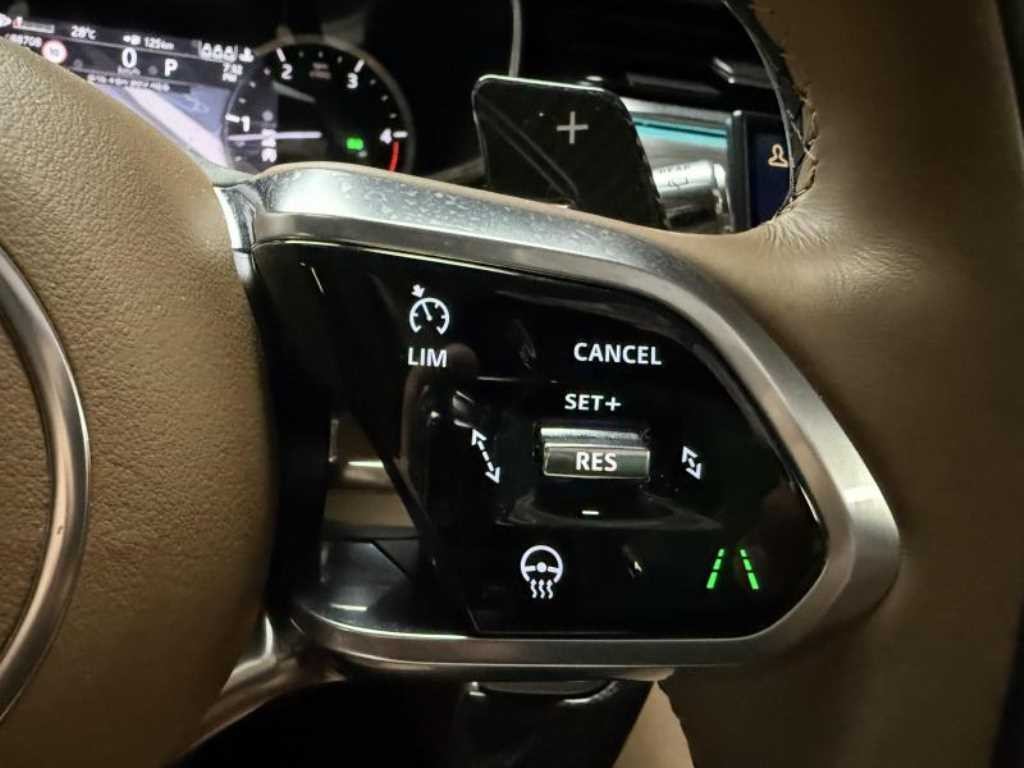 재규어 F-PACE D200 SE 이미지 9