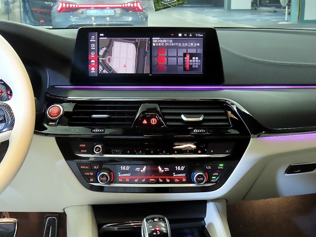 BMW 5시리즈 M5 (F90, F10) M5 세단 이미지 11