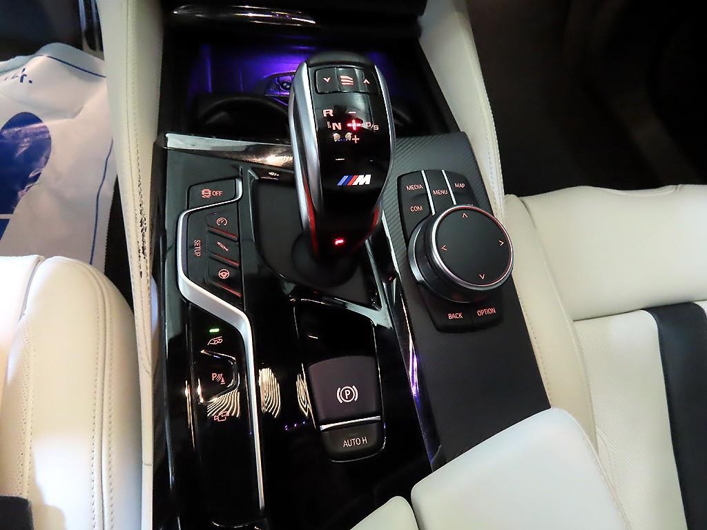 BMW 5시리즈 M5 (F90, F10) M5 세단 이미지 12