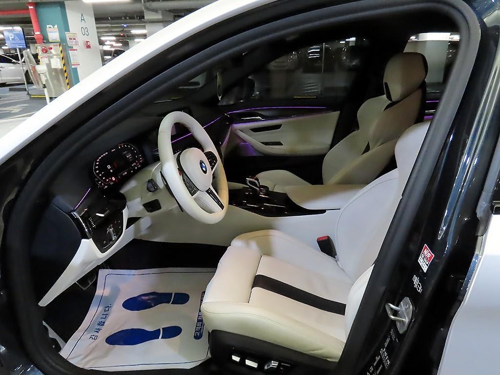 BMW 5시리즈 M5 (F90, F10) M5 세단 이미지 6