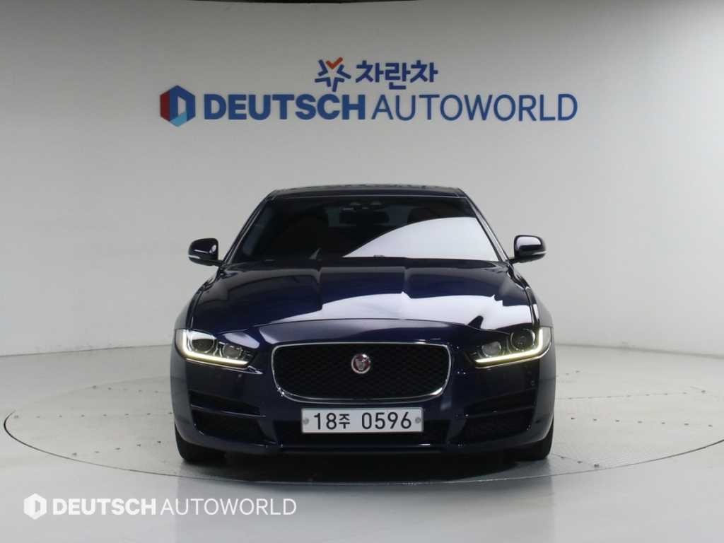 재규어 XE 2.0D 프레스티지 이미지 3