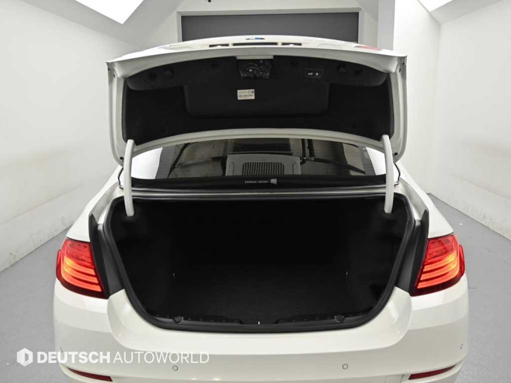 BMW 5시리즈 5시리즈 (F10) 520d xDrive 이미지 19