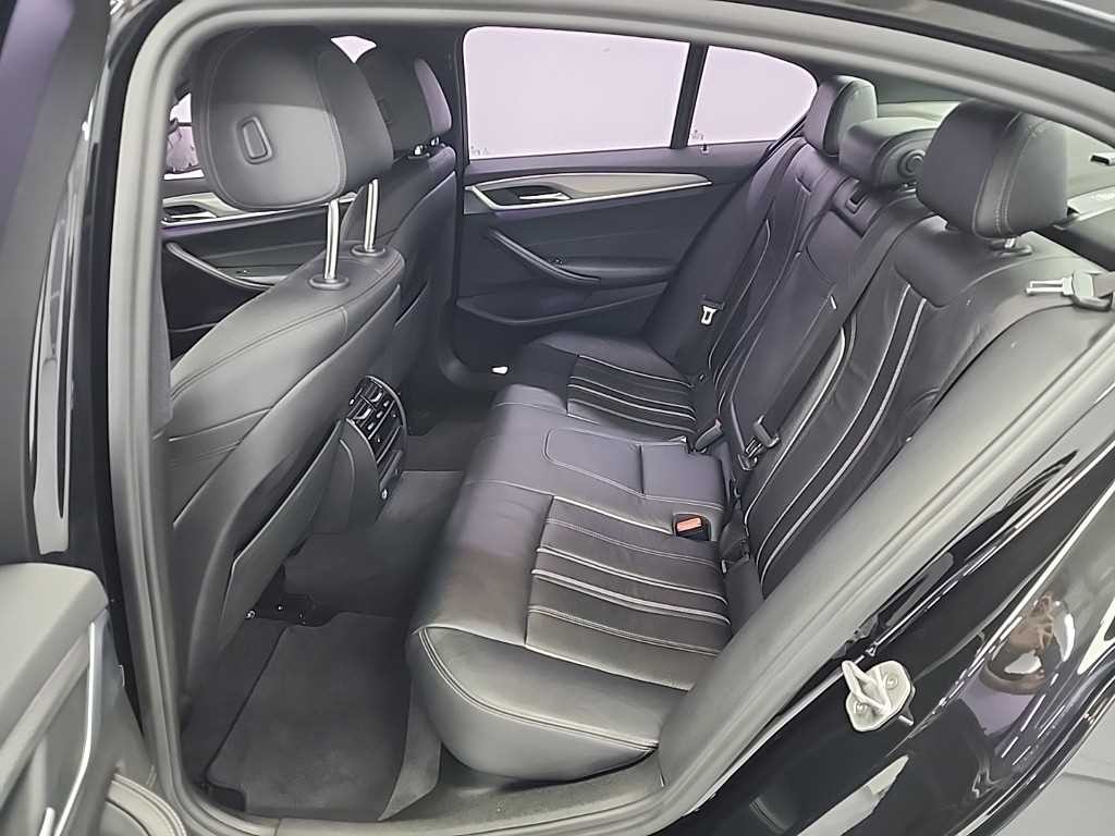 BMW 5시리즈 5시리즈 (G30) 520d M 스포츠 이미지 12