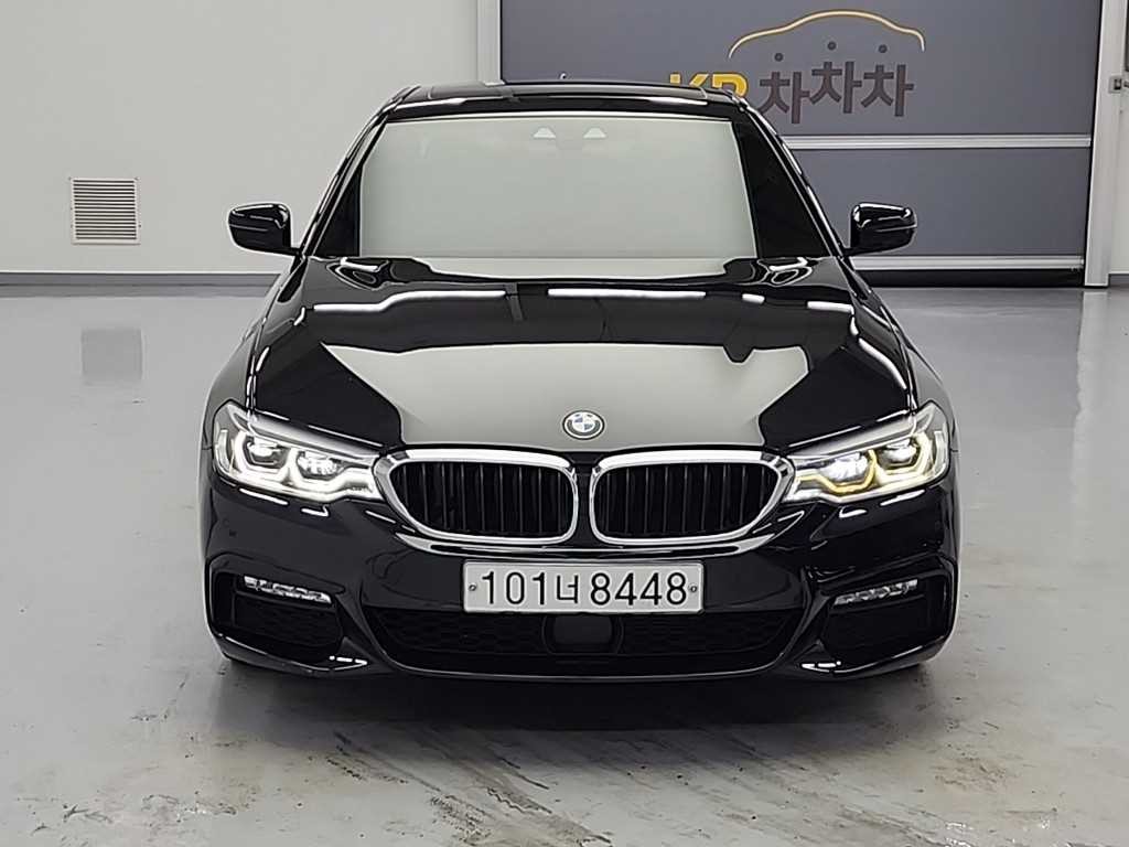 BMW 5시리즈 5시리즈 (G30) 520d M 스포츠 이미지 2