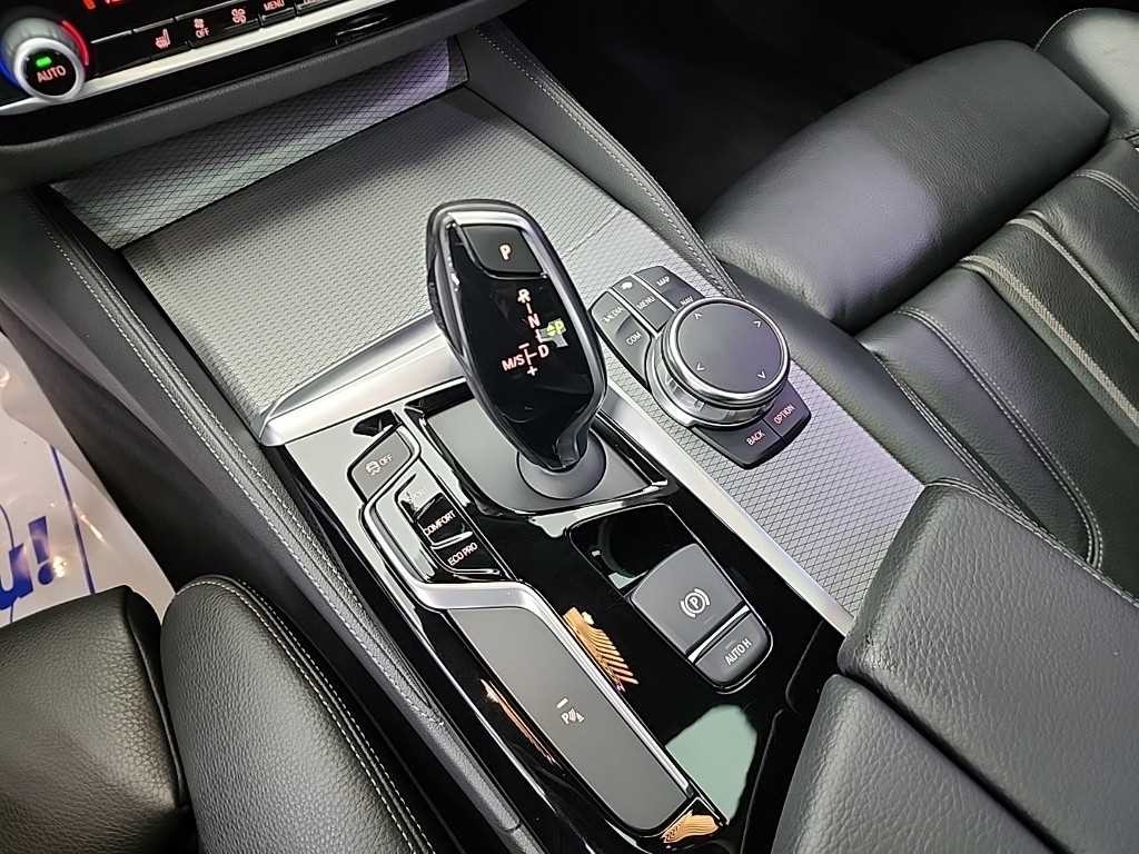 BMW 5시리즈 5시리즈 (G30) 520d M 스포츠 이미지 8
