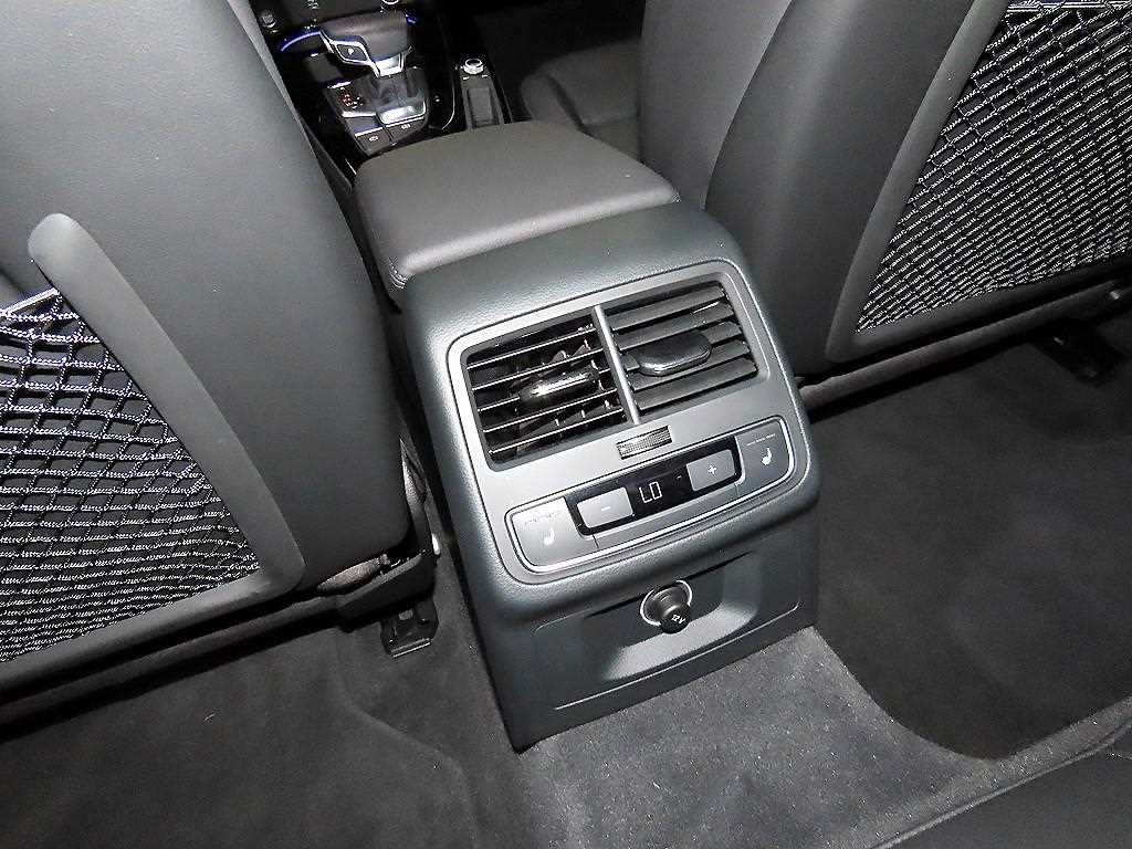 아우디 A4 A4 (B9) 40 TDI 콰트로 프리미엄 이미지 16