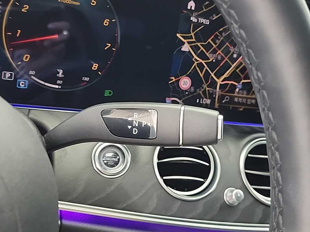 벤츠 E 클래스 E-클래스 W213 E250 AMG Line 이미지 8