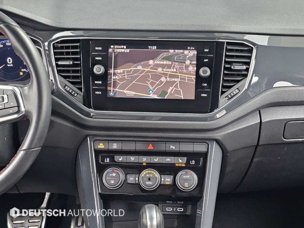 폭스바겐 티록 2.0 TDI 프리미엄 이미지 14