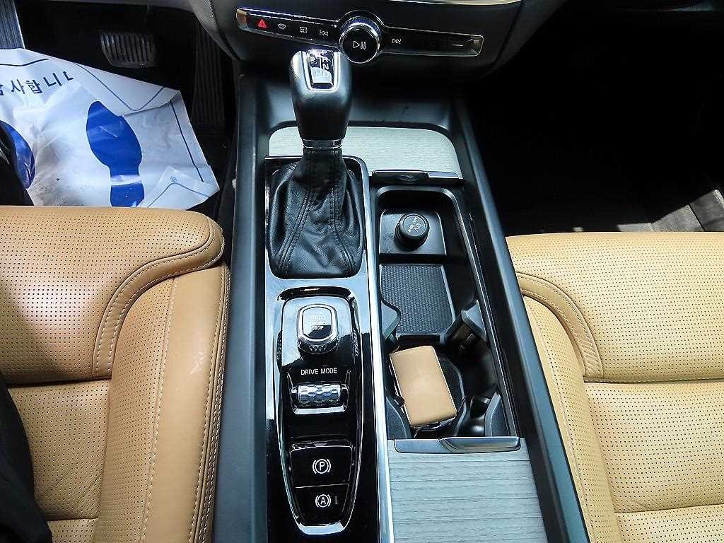 볼보 V60 V60 크로스 컨트리 2세대 2.0 T5 프로 AWD 이미지 11